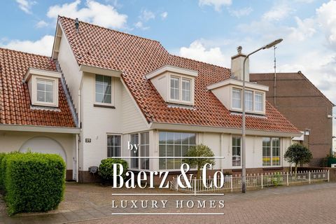 Located within walking distance of the beach, this spacious semi-detached villa offers a beautiful view over the bulb fields to the dunes of Noordwijk. The house is located on a quiet street, on a cozy child friendly neighborhood with a supermarket, ...
