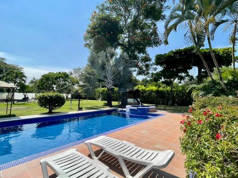 For sale productive and recreational farm located in Buchitolo, Villagorgona, Candelaria, with land of 13,000 M2, THE PROPERTY - main house with an area of 245 M2, 4 bedrooms, 3 bathrooms, kitchen, outdoor kitchen, wood oven, crafts area, pool and ja...