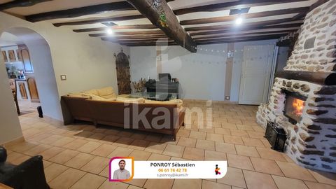 Come and discover this charming farmhouse, completely renovated, ideally located in the heart of the dynamic town of Varennes-sur-Fouzon, in the immediate vicinity of all essential shops (butcher, delicatessen, bakery, hairdresser, post office, etc.)...
