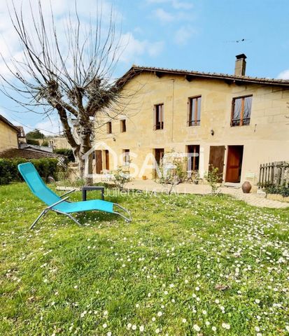 Stone house 5 minutes from Saint Emilion Exceptional views! Large 233m2 stone house on the outskirts of Saint Emilion. Situated in the heart of the vineyards, this house is ideal for a bed and breakfast business or for a large family. The ground floo...