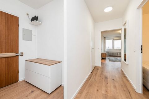 Newly renovated and fully furnished apartment in the heart of Kreuzberg - 50m from S- and U-Bahn Station 
