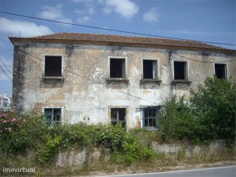 Marketed by: S.Simão Imobiliaria AMI License: 335 Azeitão Arrábida Natural Park /Casais da Serra Quinta with an area of 60,000m2 with old manor house in ruin with 9 divisions to rebuild, cellar, house of caretaker. It has feasibility for construction...