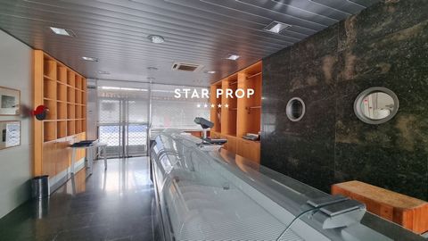 Welcome to STAR PROP, where we present you with a unique business opportunity in the commercial area of Llançà. This commercial space is specially suitable for entrepreneurs who dream of opening their own business in the food industry, whether it's a...