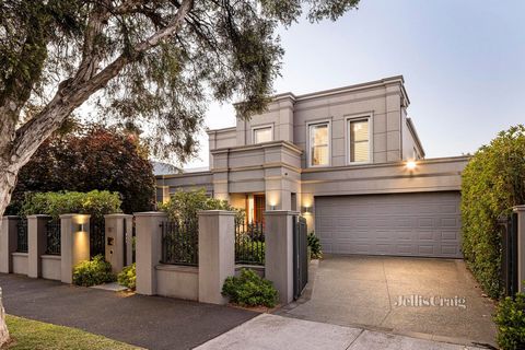 Expression of interest Closing on Monday 27th May at 5pm Positioned in the middle of the north side of one of Malvern’s most famous streets, providing immediate access to the precinct’s best schools, parks and shopping is this substantial modern fami...