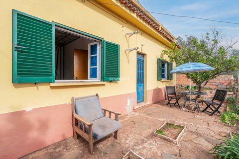 This charming 2+1 villa for sale is nestled in the serene countryside of Querença, promising an idyllic lifestyle within easy reach of essential amenities. Currently undergoing renovations, this home boasts a newly updated kitchen, bathroom, plumbing...