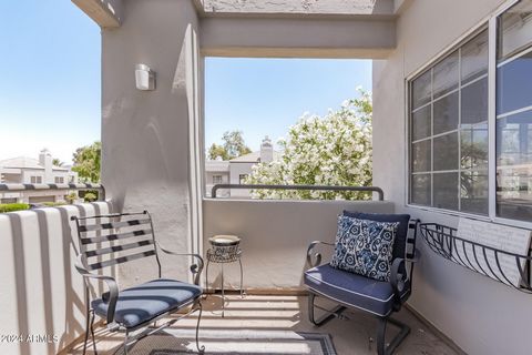 Designers own condo is the perfect ''Lock & Leave'' or ''Easy Living'' style home In the heart of Scottsdales Exclusive Guard Gated Gainey Ranch. Architecturally renovated to create two full baths and reconfiguration of kitchen/cabinets for maximum e...