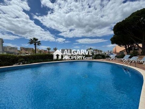 Located in Vilamoura. Unique opportunity!!! Fabulous apartment with two bedrooms and two bathrooms on the first line of the Marina of Vilamoura. 200 meters from the beach. With 100 sq.m. of built area, the apartment was recently renovated and consist...