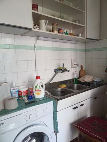 Warm one-bedroom apartment! It consists of a living room, a bedroom, a kitchen, a bathroom! Heating with thermal power plants! In a well-maintained building! It is located in close proximity to areas for recreation and sports, retail outlets! If you ...