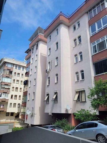 Our well-maintained 2+1 apartment on Terakki Street in Bakırköy Kartaltepe neighborhood is waiting for its new buyer. Living room: 27 m2 Kitchen :9 m2 Bedroom:12 m2 Children's room 9 m2 You can contact me for detailed information and appointment.   N...