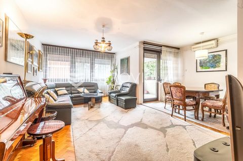 Maksimir, Crnčićeva street, comfortable fully equipped four-room apartment on the high ground floor of a well-maintained residential building. It consists of an entrance area, a master bedroom with a bathroom, two additional bedrooms with a shared ba...