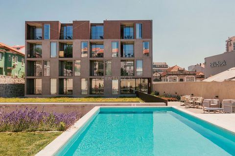 I present to you these two T2 Duplex apartments, in the emblematic area of Porto. Inserted in a gated condominium with a west-facing pool, on the first floor we find a mobility room, with excellent sunlight, divided into the living and dining area. B...