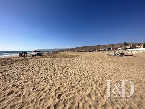 IMI OUADDAR, APARTAMENT 1st LINE BEACH Kilka minut od miasta Taghazout, które stało się surfingową stolicą Maroka, znajduje się zatoka z drobnym piaskiem zwana 