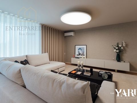 Luxury 3 bedroom flat for sale, with balcony in the renowned development 'the Yard' in Jardins D'Arrábida in Vila Nova de Gaia - Porto. This is the new development of Jardins da Arrábida. The YARD offers a sustainable, family-friendly, exclusive and ...