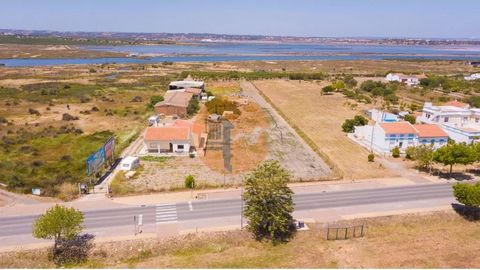 Gemischtes Land in Aldeia Nova - Einzigartige Gelegenheit! Entdecken Sie dieses gemischte Grundstück mit einer Bruttofläche von 8.150 m² in Aldeia Nova, das eine hervorragende Anbindung und eine privilegierte Lage bietet. Dieses Grundstück hat ein en...