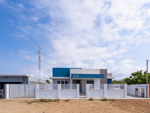 Eingebettet im Herzen von Noord, Aruba, bietet dieses neu erbaute, moderne Haus die perfekte Mischung aus Stil und Funktionalität. Mit 179 m2 Wohnfläche verfügt diese geräumige 2-stöckige Residenz über 3 Schlafzimmer, 3,5 Badezimmer und eine praktisc...