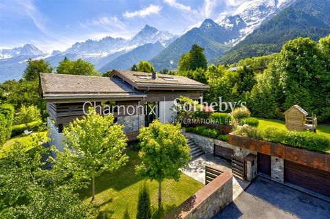 EXCLUSIVITÉ – Chamonix Sotheby’s International Realty vous présente le magnifique Chalet Fesha. Chalet moderne d’environ 350 m² avec de belles terrasses extérieures dont les exigences et les désirs du propriétaire ont valorisé les espaces, donnant de...