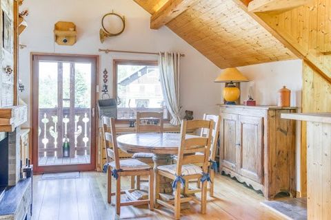 MEGEVE CENTRAL, LOVELY 2-BEDROOM APARTMENT REF. 7279, benefitting from a nice view. It comprises : Living room with fireplace, fitted kitchen, pantry and North-east-facing balcony, 2 bedrooms with cupboard, bathroom/toilet, bathroom/showers/toilet. F...