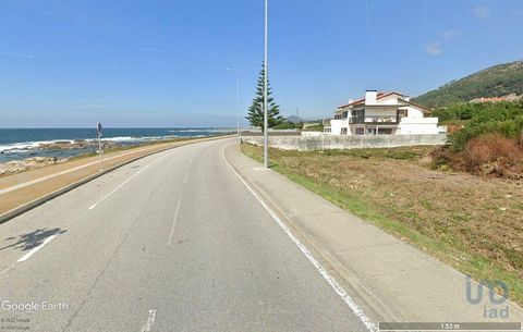 Terreno com fantástica localização, frente ao mar. Possui 40 metros de frente. Dois acessos, a poente pela avenida frente ao mar e a nascente com caminho publico. Vista para o oceano atlântico com um fabuloso por do sol. Aeroportos mais próximos, Por...