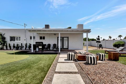 **MOTIVATED SELLER**Wonderful opportunity and currently operating as a vacation rental in this highly desirable south Scottsdale neighborhood and just minutes to Old Town. It's all about location. Beautifully remodeled throughout and turnkey. This sp...