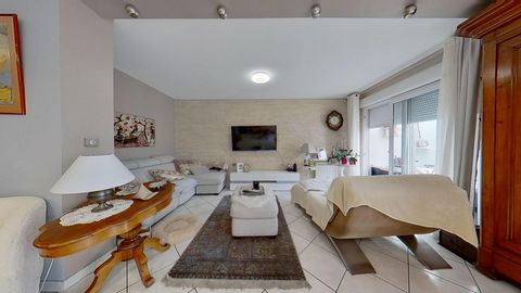 MAISON DE VILLE AVEC GARAGE ET EXTERIEUR 130 M2 NIMES
