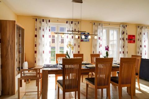 Spacious and cozy holiday home with sauna and fireplace, only 850 m from the beautiful, kilometer-long sandy beach. The 450 square meter lawn offers enough space to sunbathe extensively: relax on the terrace. Start your first tour of discovery throug...