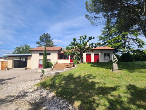 Belle Propriété avec piscine et dépendances - 6 pièces - à vendre SAINT EUTROPE DE BORN (Lot-et-Garonne)