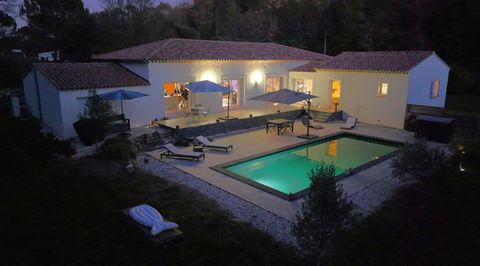 Villa plain pied de 193m2 + piscine sur 2.5 hectares de terrain, sans vis-à-vis.