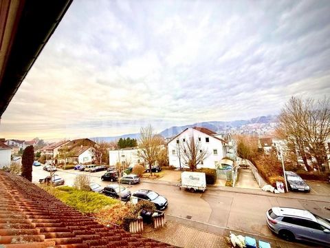 **BITTE HABEN SIE VERSTÄNDNIS, DASS WIR NUR ANFRAGEN MIT VOLLSTÄNDIGEN PERSÖNLICHEN ANGABEN ( ANSCHRIFT,RUFNUMMER und E-MAILADRESSE BEANTWORTEN WERDEN** Charmante 2-Zimmer-Wohnung mit Blick ins Ammertal Perfekt für Studierende oder Paare Im Herzen de...