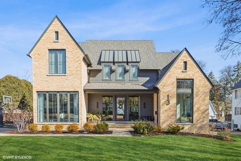 Experience unparalleled craftsmanship and modern elegance in this stunning transitional-style home built by Greenside and designed by Amy Storm. Located on a coveted 90-foot-wide lot, this 5-bedroom, 4.1-bath residence effortlessly blends contemporar...