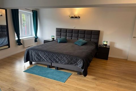 Surrounded by the natural splendor of the Ardennes, this cozy holiday home in Trois-Ponts is the perfect escape for up to 5 guests. While not detached, it offers a generous 160 m² of living space, making it an excellent choice for families or small g...