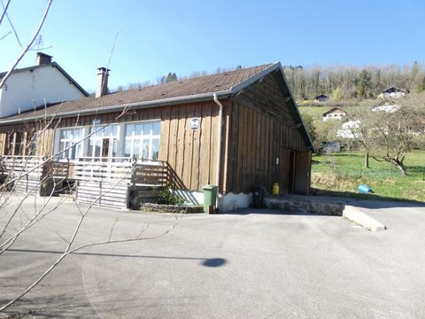 LA BRESSE (88)à vendre ancienne école T4 de 130m² terrain 300m²