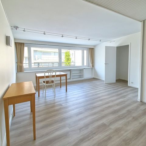Appartement à vendre studio COURBEVOIE (92) proche quartier d'affaire de la Défense