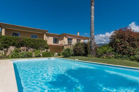 Located in the serene coastal village of Sant'Andréa-d'Orcino, this elegant villa offers a luxurious stay for up to 6 guests. Just 1 km from the sea, beach, restaurants, and public transport, it’s perfectly positioned for both relaxation and explorat...