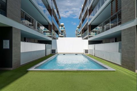 Located in Faro. Come and discover this T3+1 duplex penthouse located in Montenegro, Faro. Close to the university, the airport, supermarkets, the beach, and hospitals, this is your investment opportunity—whether to live in or to rent out. The first ...