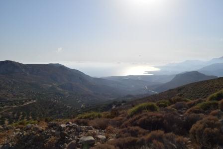 Pervolachia Appezzamento di terreno di 6,5 stremmas a Pervolakia con 92 ulivi. Può costruire fino a 240 m2 e gode di vista sulle montagne e sul mare. La trama ha un facile accesso e l'acqua e l'elettricità sono nelle vicinanze. Infine, la proprietà d...