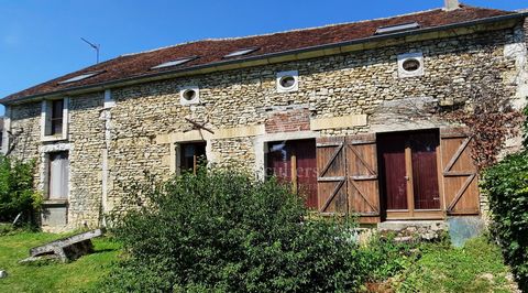 Located in the village of Lain (89), in the heart of the tourist sector of Puisaye-Forterre, 2 hours from Paris and 30 minutes from Auxerre, let yourself be seduced by this beautiful farmhouse of 280 m2, built on a closed and beautifully wooded groun...