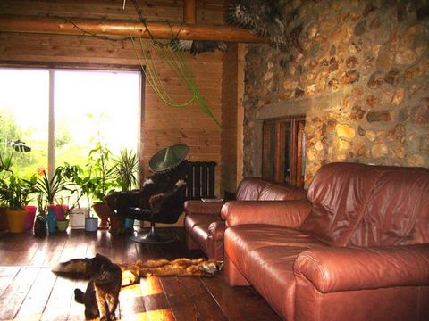 We offer to rent a two-level log cottage with a total area of ​​200 sq.m. Cottage for rent on the day, weekends and holidays. Interior decoration - Romanesque style. In the basement of the building housed Russian bath. The first level is equipped wit...