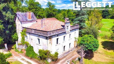 A23315BLO24 - This very spacious early 19th century house is set in the middle of its grounds of 1.4 hectares, bordered by a small stream. It is both quietly situated and close to all the amenities you need for a comfortable life. Périgueux is just 1...