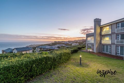 This exceptional Villa in Pinnacle Point is of the highest quality with stunning finishes and is beautifully decorated. Offering space, location, comfort, quality, and privacy – a luxury lifestyle with incomparable views. Make the most of every seaso...