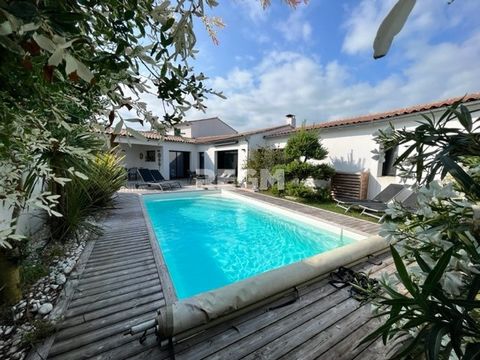 Great opportunity for this villa of 151m2, in one of the charming villages of the Ile de Ré, Rivedoux-Plage, between sea (south beach 5 minutes by car, north beach 5 minutes walk) and on the edge of the forest. This villa built in 2016 with high-end ...