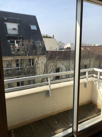 DANS UNE RESIDENCE SERVICES SENIOR sur la commune de Montrouge, nous vous proposons un agréable appartement de 2 pièces avec balcon au 4ème étage de la résidence. Il comprend une entrée avec placard, un séjour donnant sur le balcon, une chambre avec ...