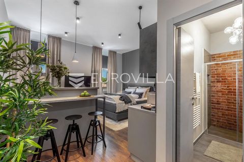 Rijeka, in the very heart of the city, in a prestigious location, we offer you a unique opportunity to buy an elegant apartment of 78 m2. This spacious apartment, completely newly renovated, is spread over the second floor and consists of three separ...