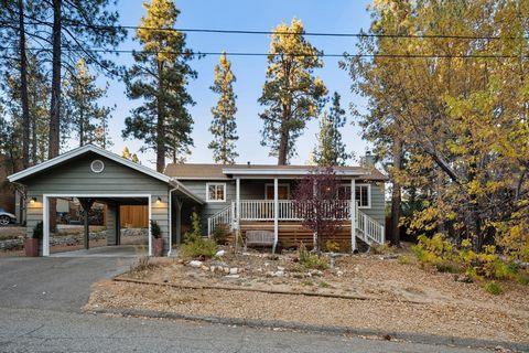 Turnkey, this gorgeous cabin offers the ideal Mountain Getaway Home for your family and Short Term Rental investment, right in the backyard of Los Angeles County. This Big Bear Lake Cabin is precisely why this mountain retreat is Rated #1 on Airbnb's...
