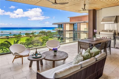 Penthouse, résidence Sky rarement disponible à Park Lane Ala Moana. Le condominium de luxe de Honolulu ne ressemble à aucun autre. Profitez d’une vue magnifique sur l’océan, les vagues ondulantes, la plage de sable, les verts luxuriants du parc Ala M...