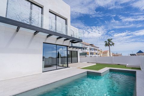 Promotion of new construction Torreblanca with the following characteristics: 1. Private pool. 2. Fully furnished top-brand kitchens with all electrical appliances except the washing machine, that is, (fridge, oven, dishwasher, microwave), and a hidd...