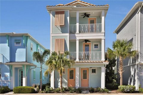 MARGARITAVILLE COTTAGE FOR SALE with HOT TUB in Premium Phase 1 Location Closest to the Resort Amenities! This is a Wonderful Community to Live in Full Time, Own a Second Home or Invest in a Vacation Rental Property! This Spacious 1990-B Model Featur...