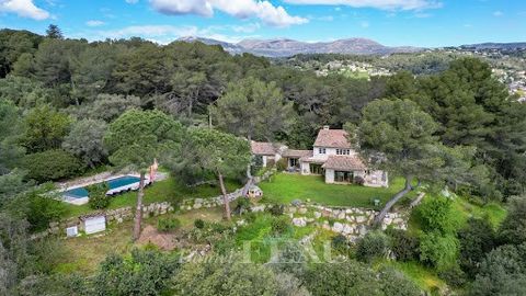Sole Agent. Facing Saint Paul de Vence, 15 minutes from Nice Airport and the renowned Promenade des Anglais. This elegant 322 sqm property set in about 1.2 hectares of grounds is in a peaceful elevated setting not far from La Colle sur Loup village. ...