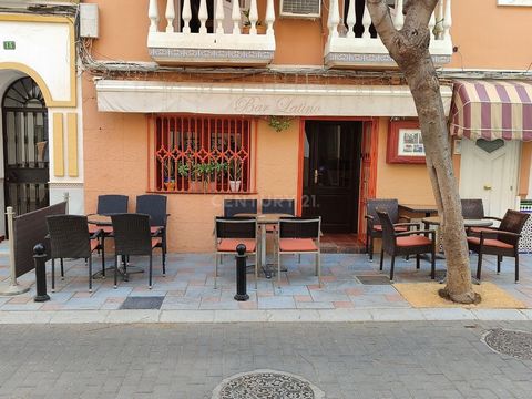 Opportunité unique de cession de bail à Fuengirola, Los Boliches ! Ce bar chaleureux, avec 19 ans d'expérience, est stratégiquement situé dans l'une des rues les plus animées de la région, entouré d'une scène gastronomique vibrante et à seulement que...