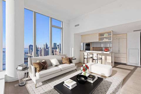 Better terms for longer lease duration: 1 month FREE for 18-24 months term or longer! This gorgeous 3 Bedroom 3 Bathroom residence with breathtaking endless views from 54th floor & EXTRA HIGH CEILINGS at the Luxurious One Manhattan Square - FOR RENT ...