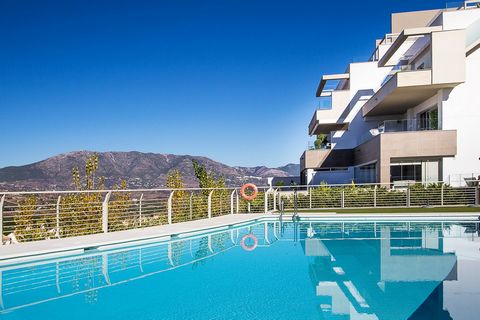 Stunning modern apartment offering high quality specifications. This contemporary apartment is located in the heart of the Cala Golf Resort and enjoys an extraordinary view of the mountains, golf and sea. This recently built property features a spaci...